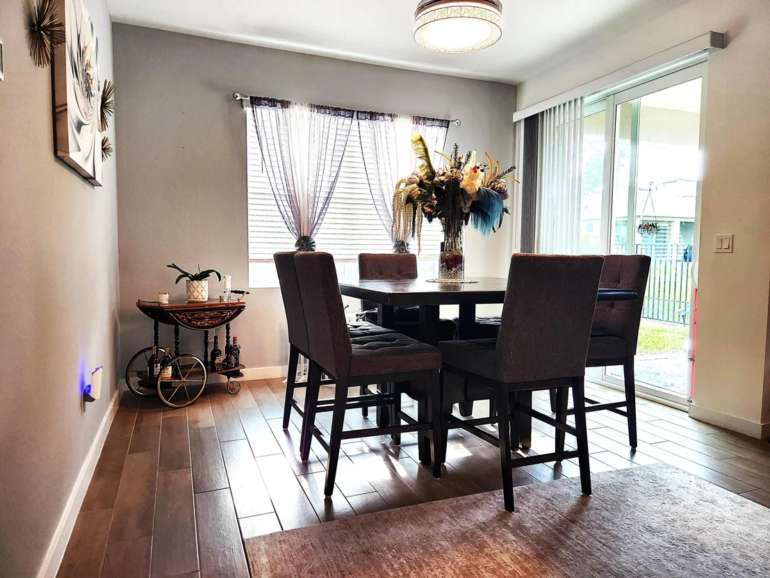 Photo of 2841 NE BREEZEWAY Circle