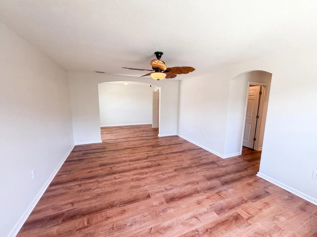Photo of 5845 Wyndham Manor