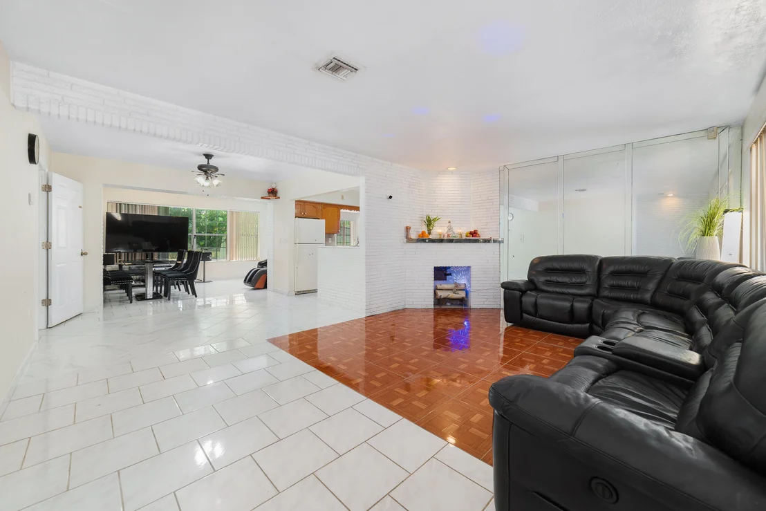 Photo of 2210 Everglades Drive