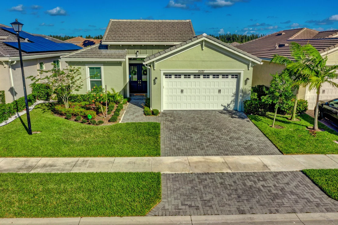 Photo of 15121 Goldfinch Circle