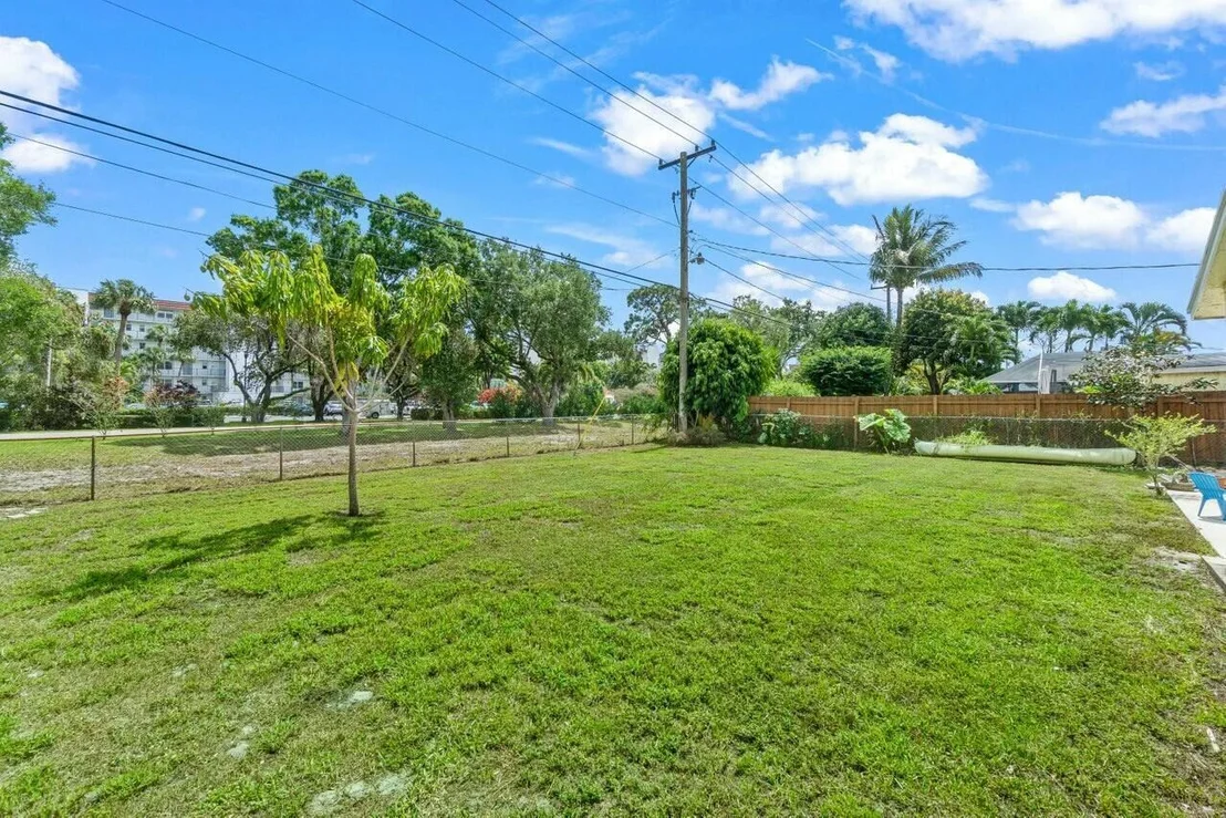 Photo of 3556 Pinehurst Drive