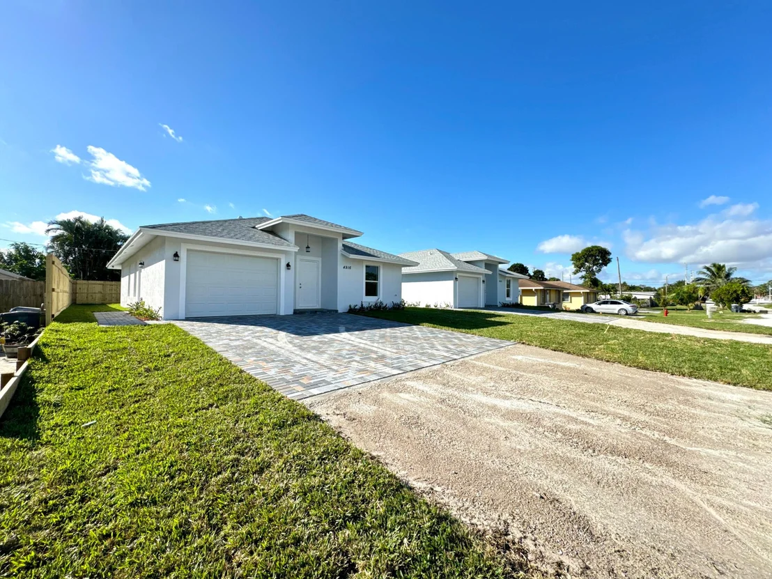 Photo of 4916 Biscayne Drive