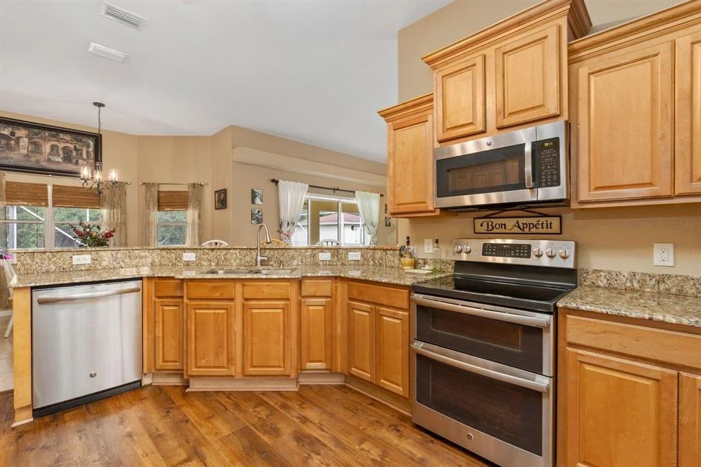 Photo of 5501 Pinetree Drive