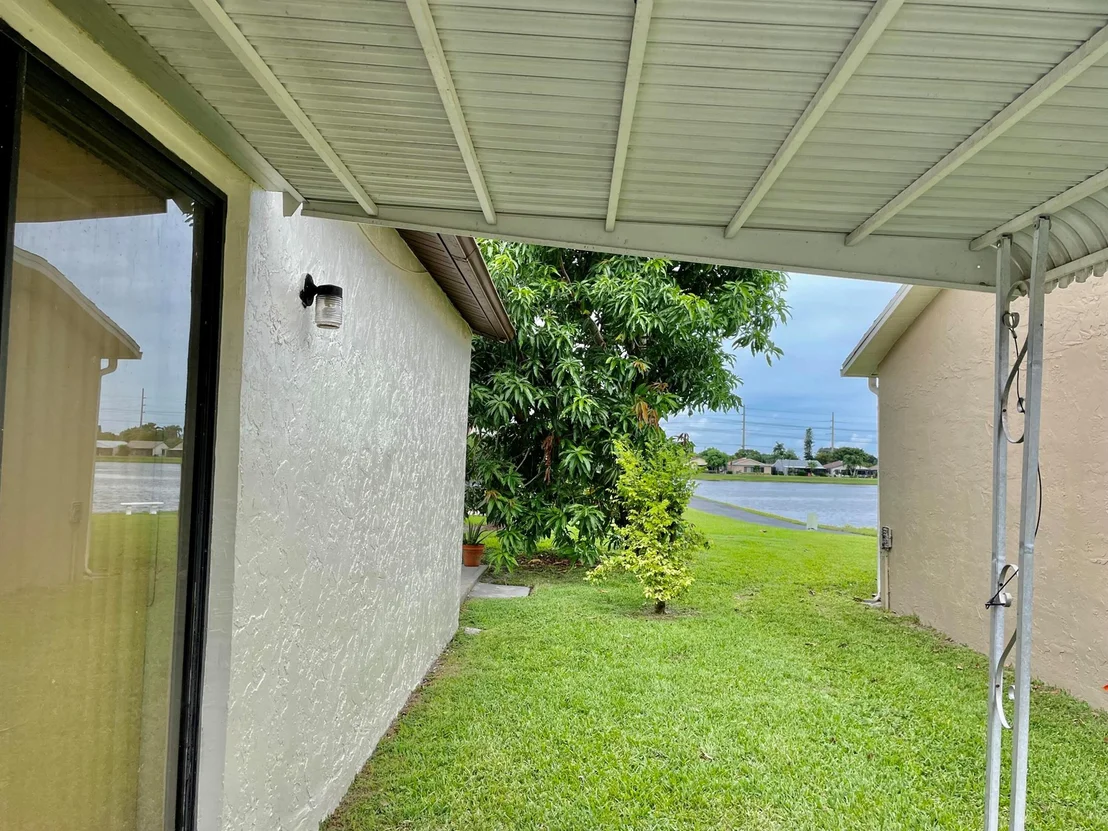 Photo of 5421 Mirror Lakes Boulevard