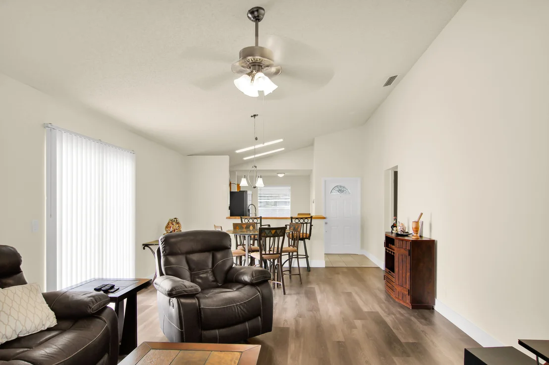 Photo of 4692 LAKESIDE Circle