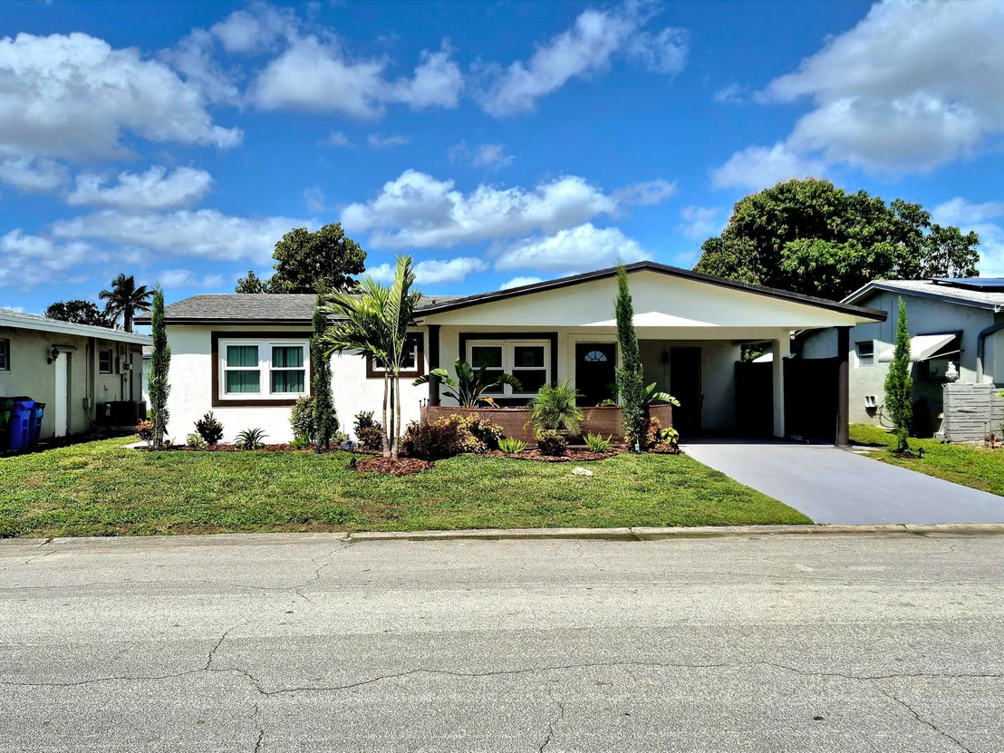 Photo of 1015 NW 68th Avenue