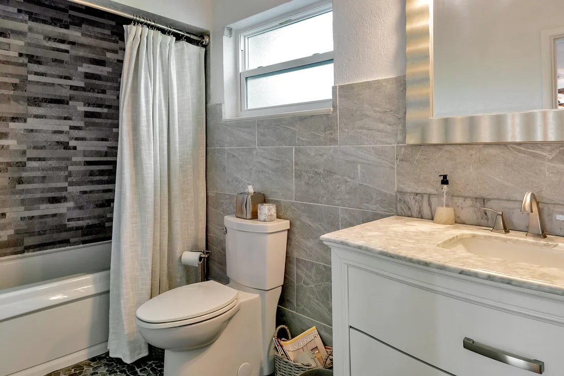 Photo of 327 Ellamar Road