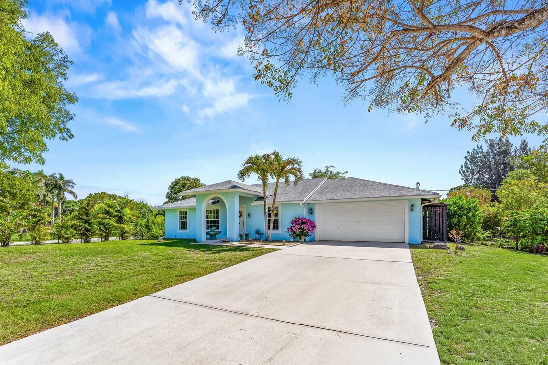 Photo of 4646 Calamondin Boulevard