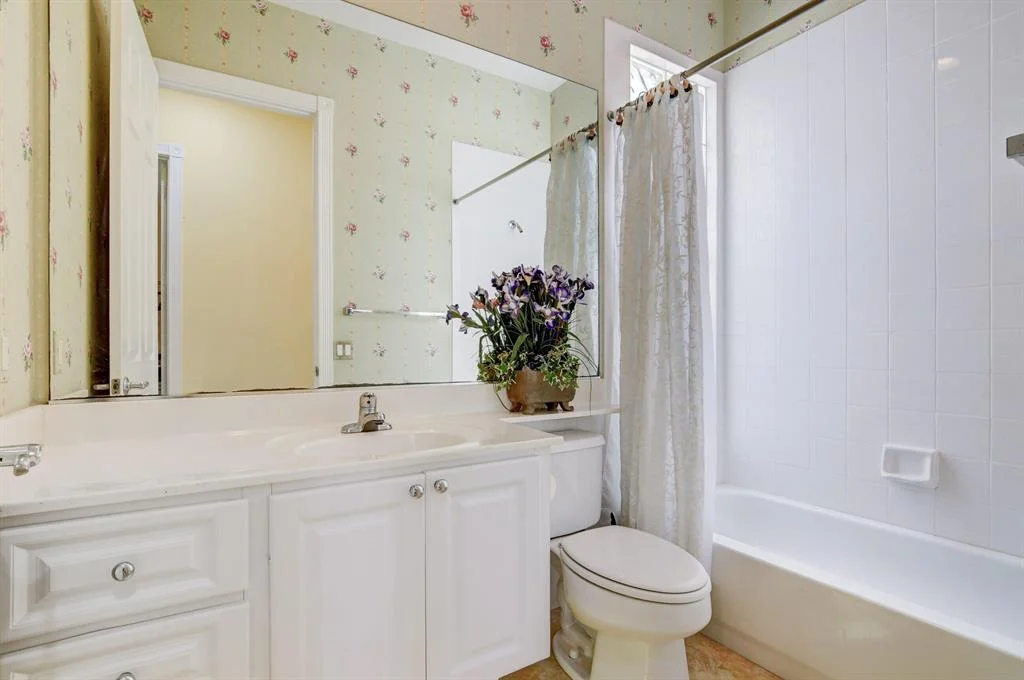 Photo of 2065 Valencia Drive