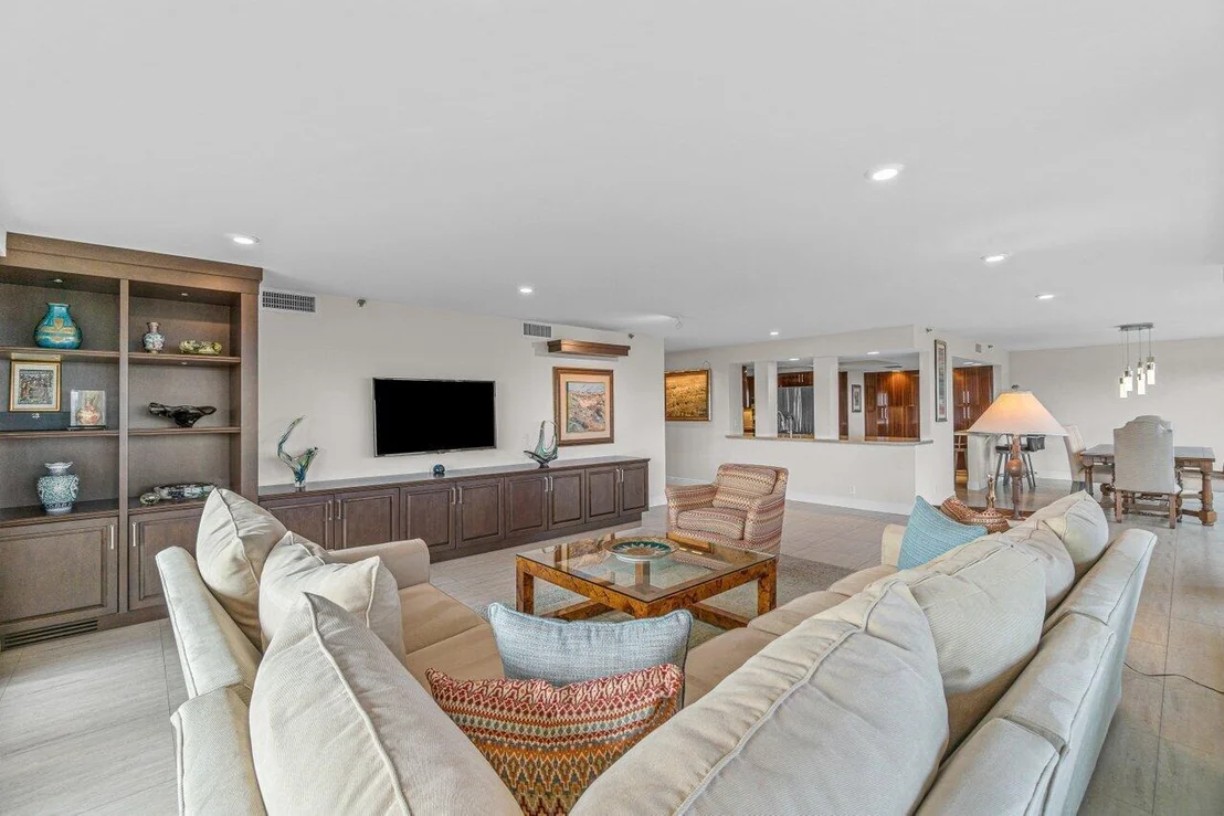 Photo of Unit B708 at 4001 N Ocean Boulevard