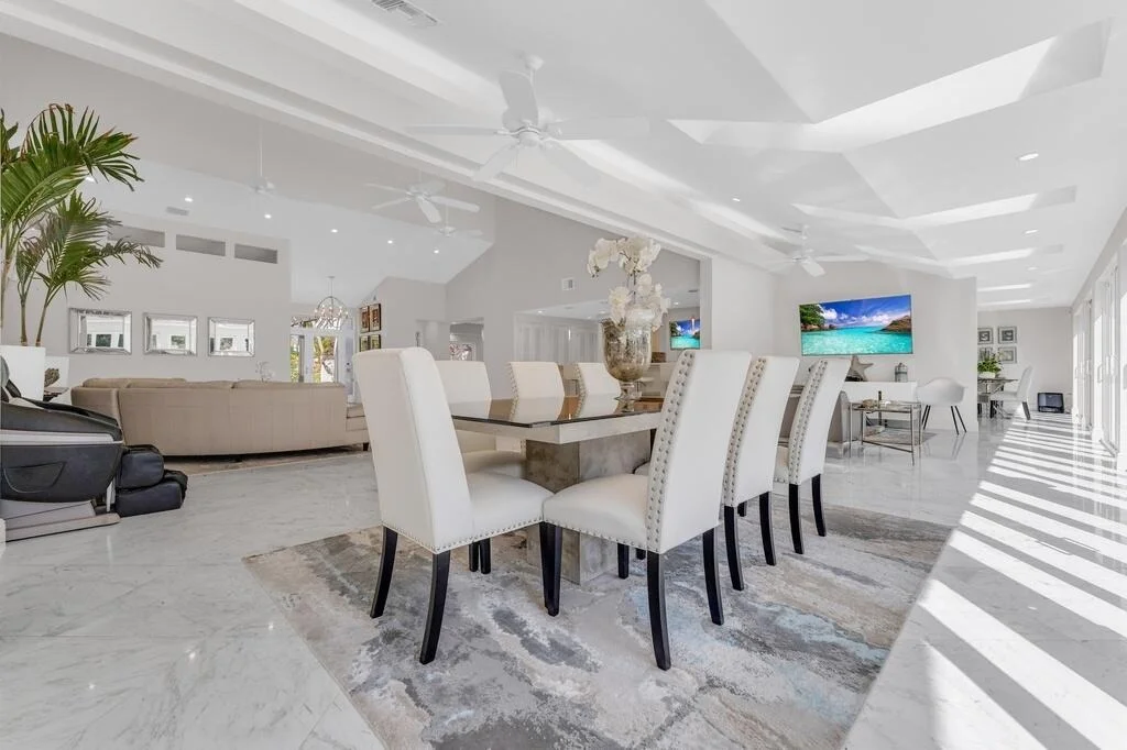 Photo of 355 Oakview Drive