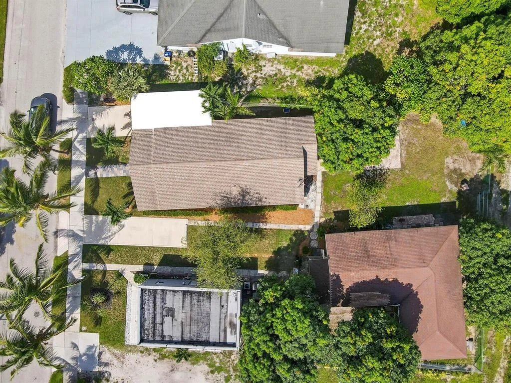 Photo of 121 NW 3rd Avenue