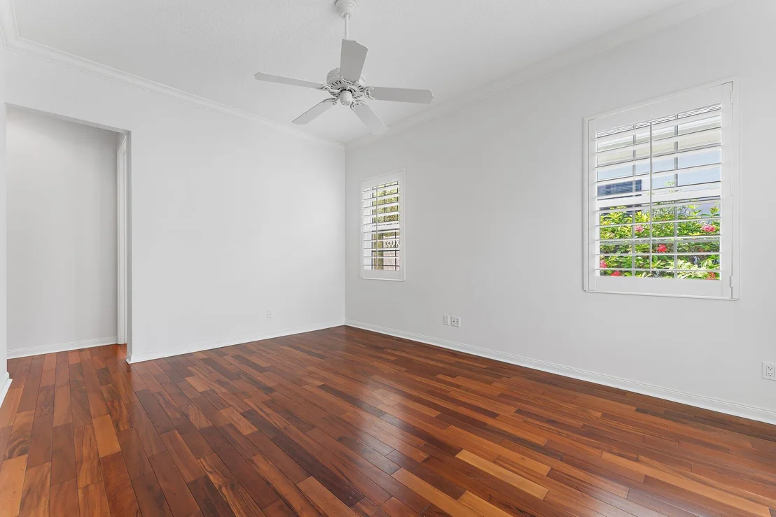 Photo of 215 New Haven Boulevard