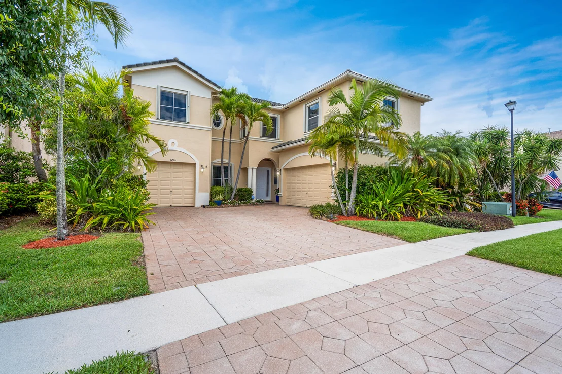 Photo of 1236 Bay View Way