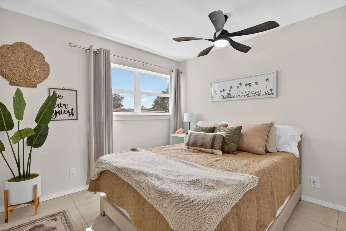 Photo of 1713 W River Drive