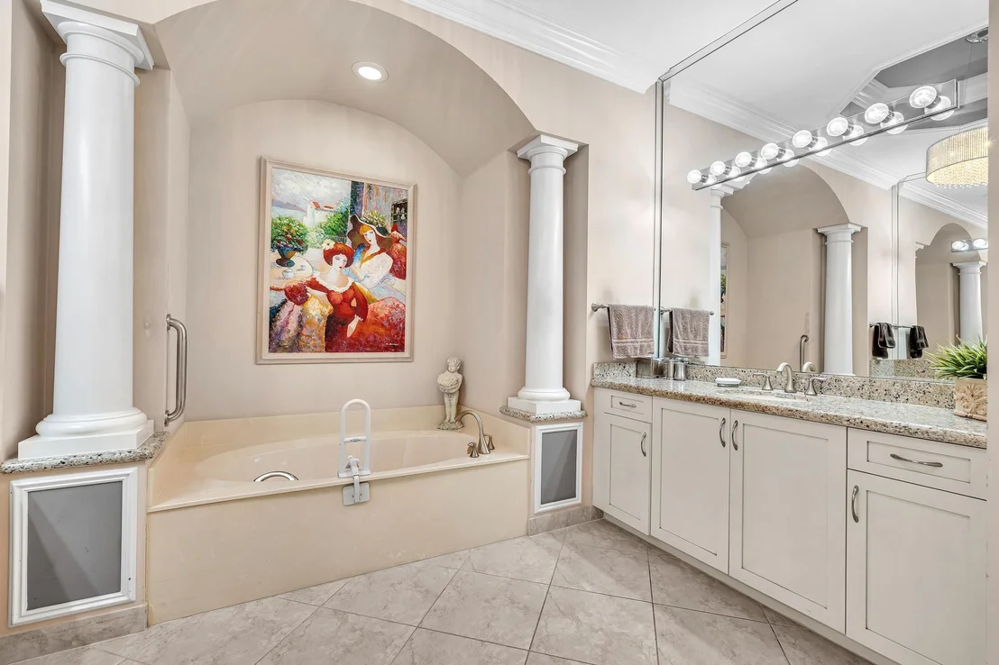 Photo of 9062 Meridian View Isle