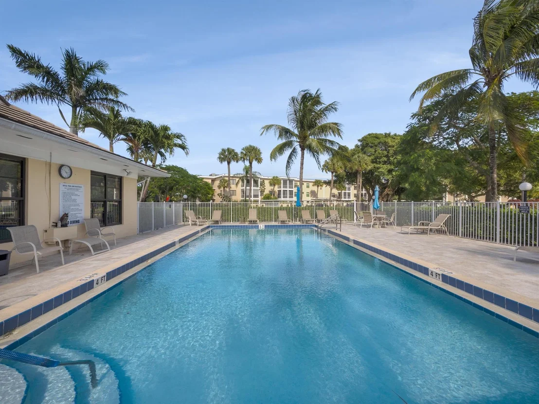 Photo of Unit 103E at 300 N Highway A1a