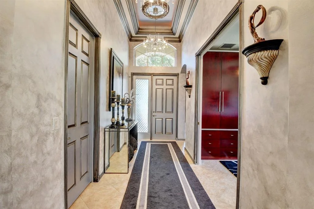 Photo of 7204 Twin Falls Drive
