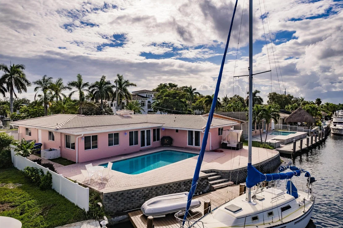 Photo of 2425 SE 12th Street