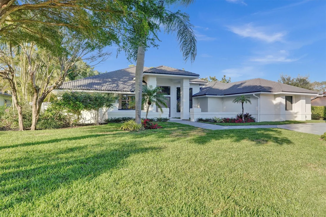 Photo of 4701 Pine Tree Drive