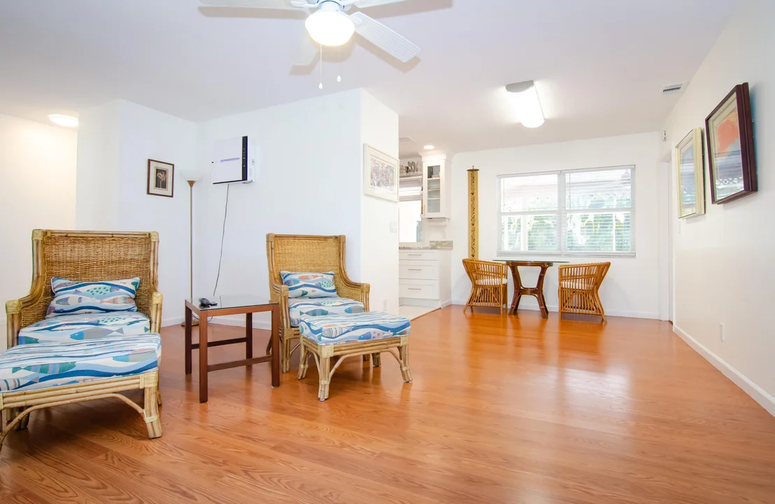 Photo of 613 Oak Terrace