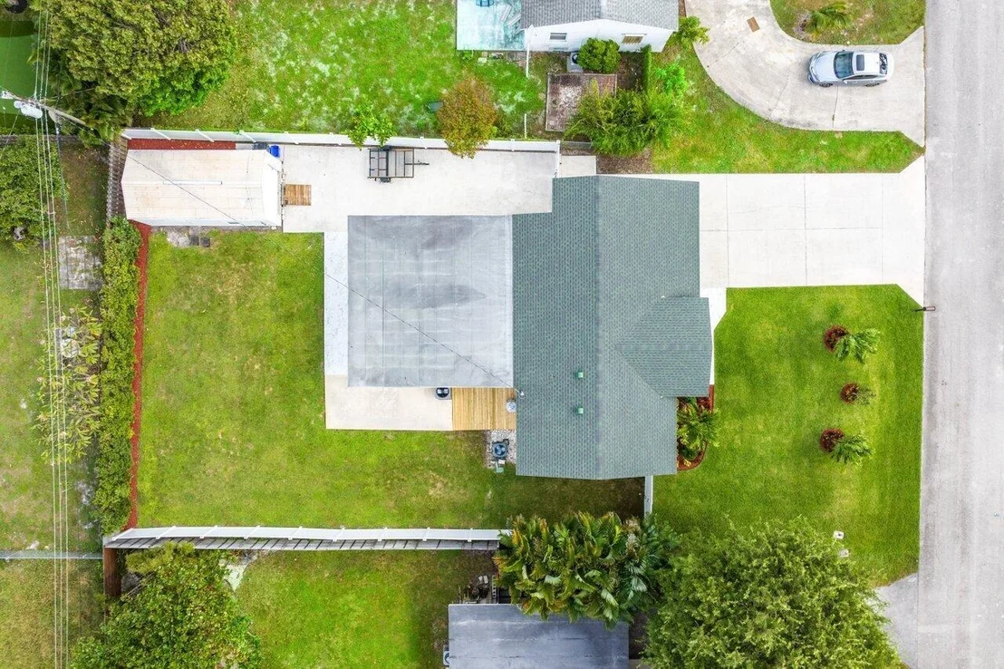 Photo of 311 Gulfstream Drive