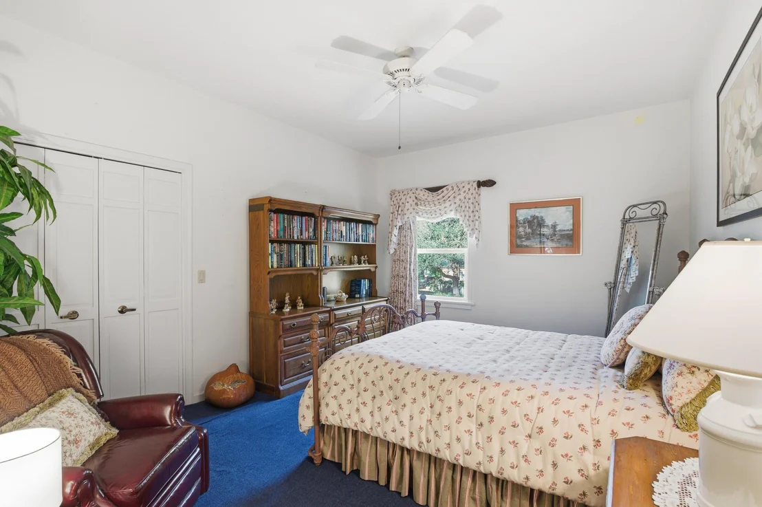 Photo of 4838 Charlton Way