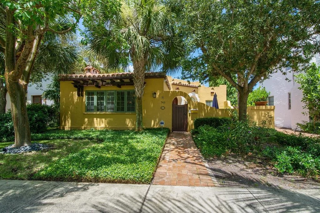 Photo of 743 Biscayne Drive