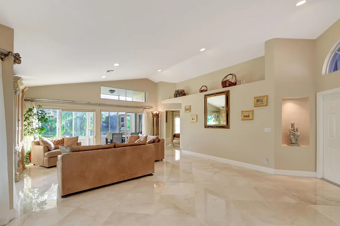 Photo of 120 Harbor Lake Circle