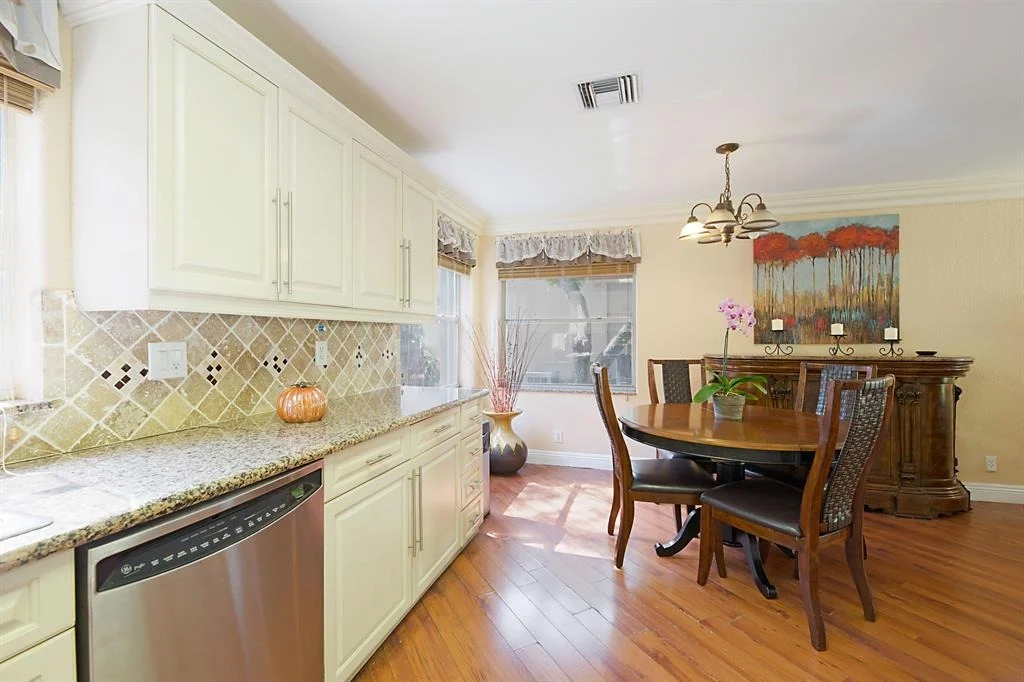 Photo of 5810 NW 60 Place