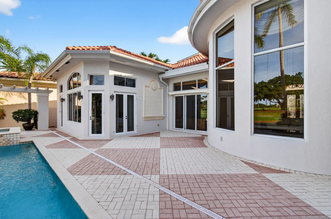 Photo of 331 MIZNER LAKE ESTATES Drive