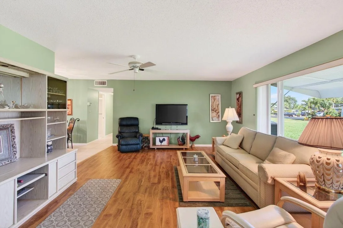 Photo of Unit D at 417 High Point Boulevard