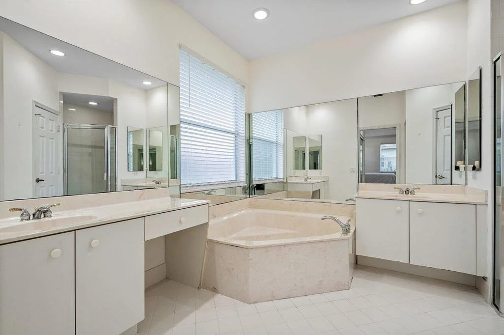 Photo of 12824 Hyland Circle