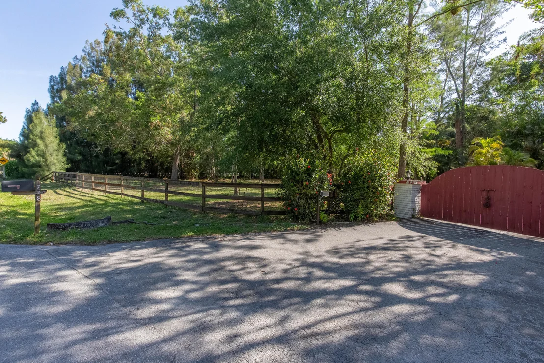 Photo of 748 Rambling Drive Circle