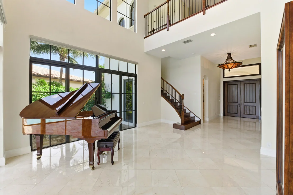Photo of 8289 Emerald Avenue
