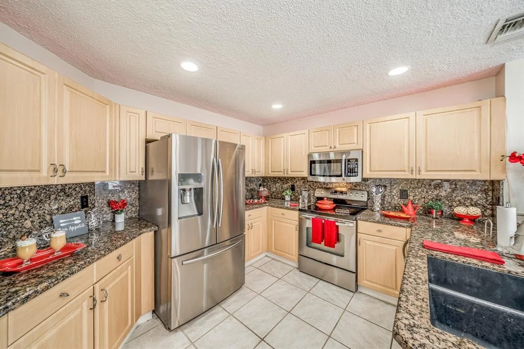 Photo of 3909 Crescent Creek Drive