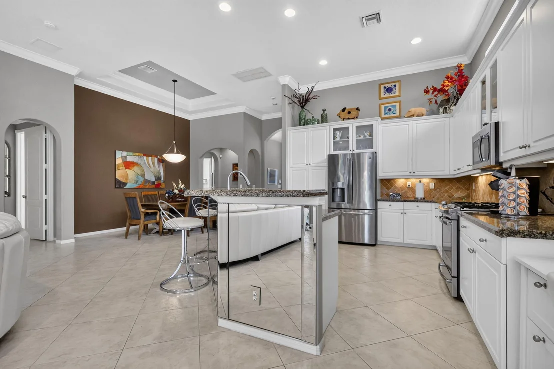 Photo of 7067 VENETO Drive