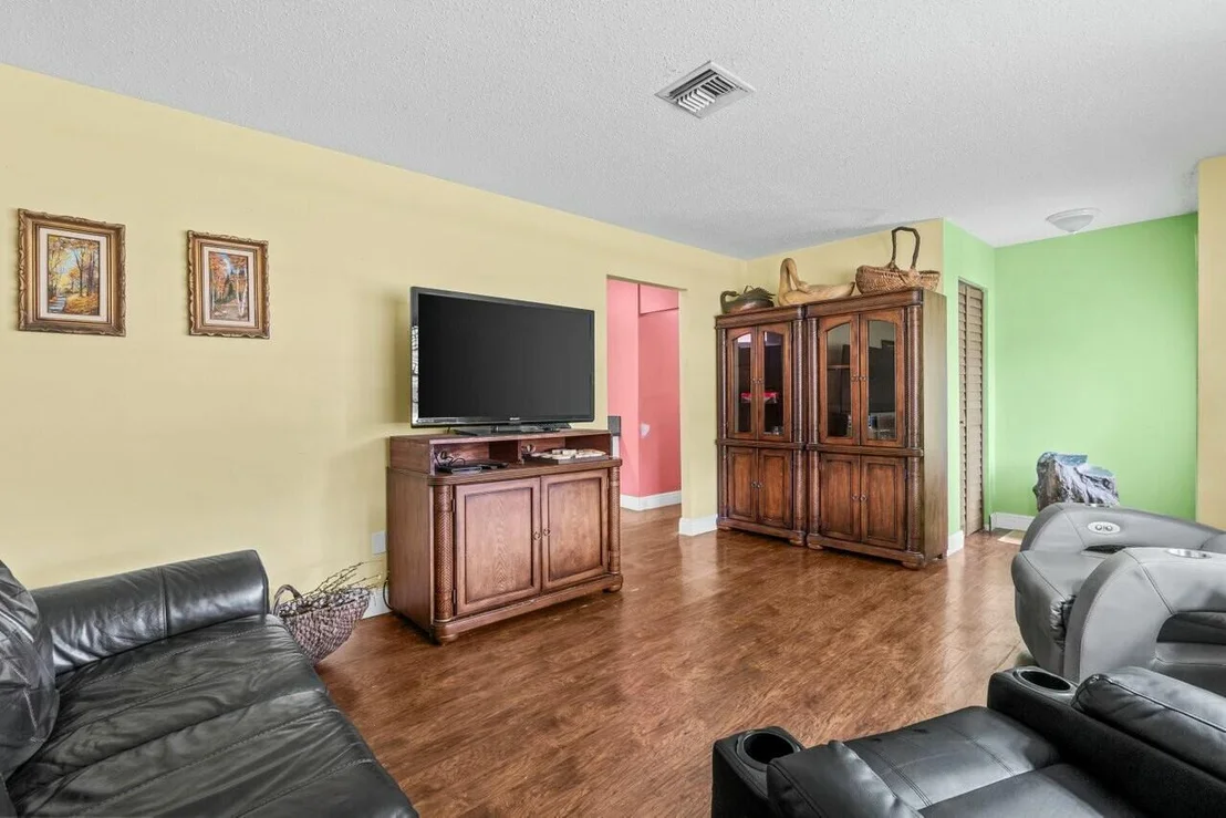 Photo of 3556 Pinehurst Drive