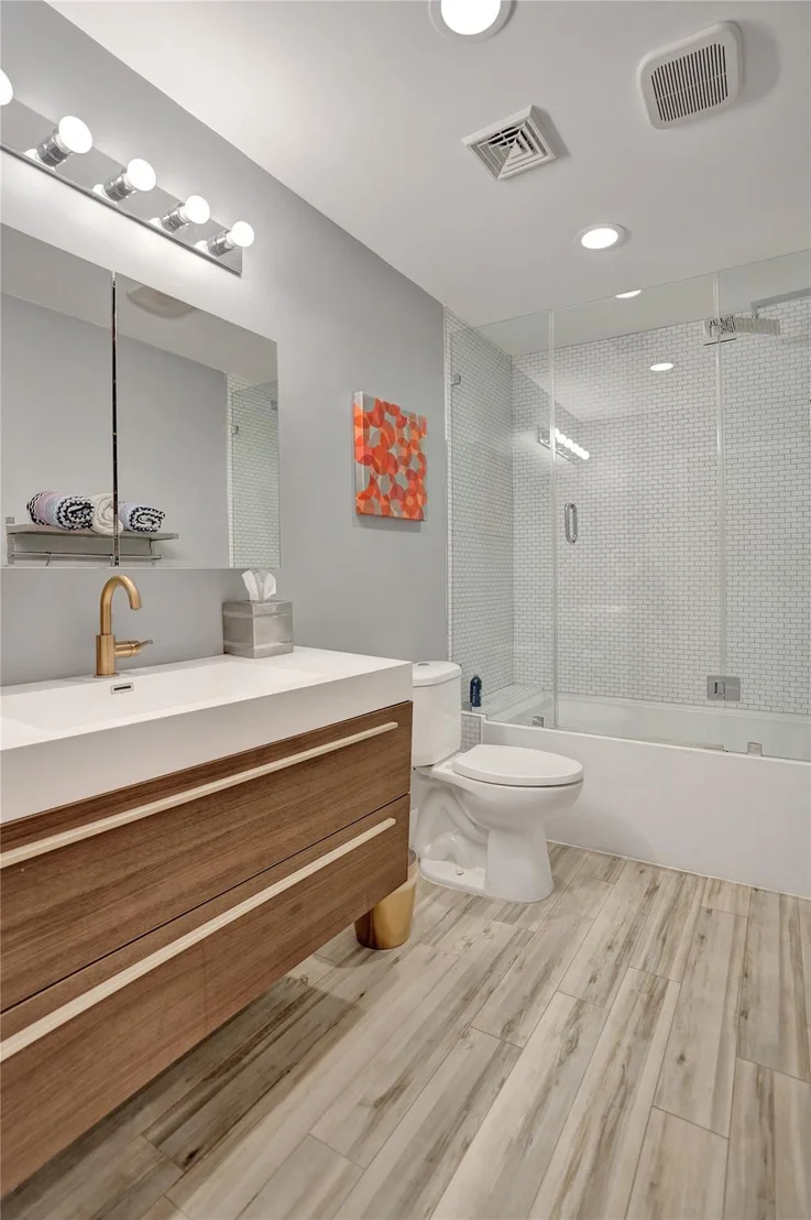 Photo of 2111 N Ocean Boulevard