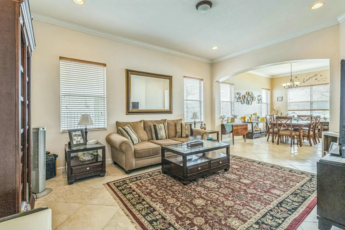 Photo of 694 Cresta Circle