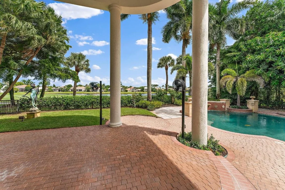 Photo of 42 Saint Thomas Drive