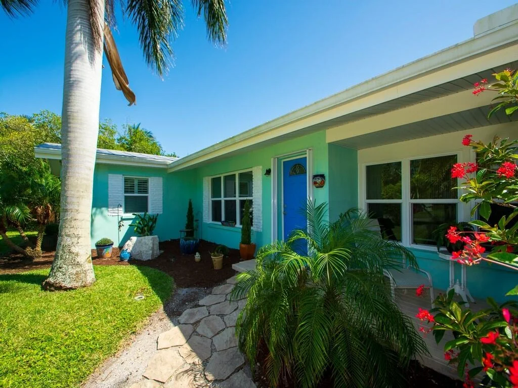 Photo of 285 Live Oak Drive
