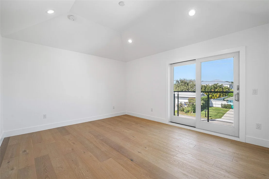 Photo of 8 LEEWARD Circle