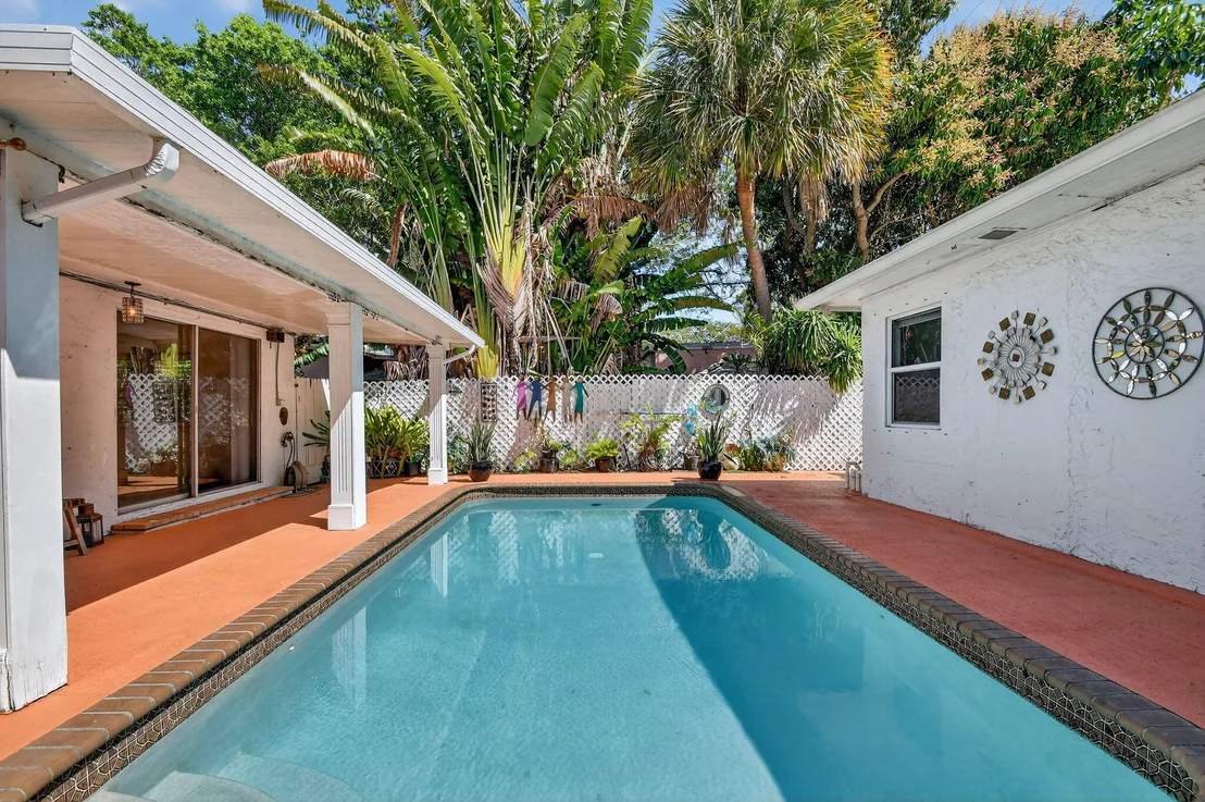 Photo of 328 Monroe Drive