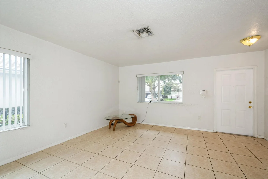 Photo of 320 NW 17th Terrace