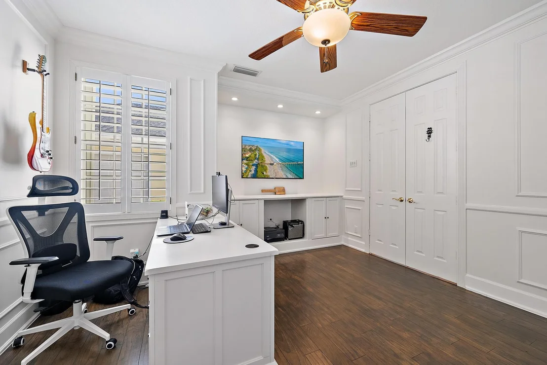 Photo of 206 Barbados Drive