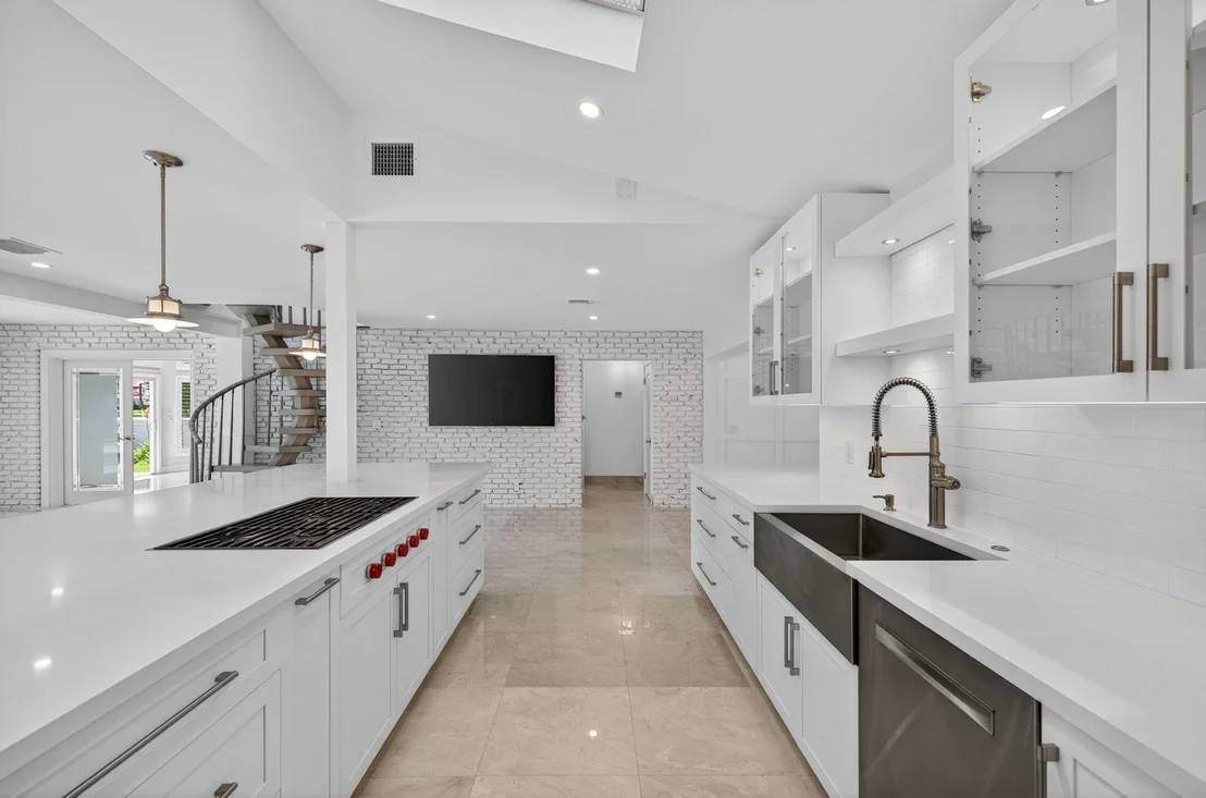 Photo of 990 SE 7th Avenue
