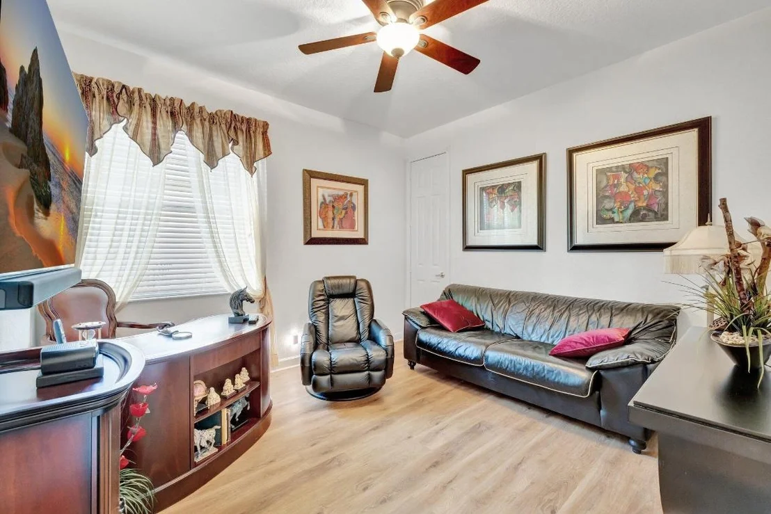 Photo of 699 SW River Bend Circle