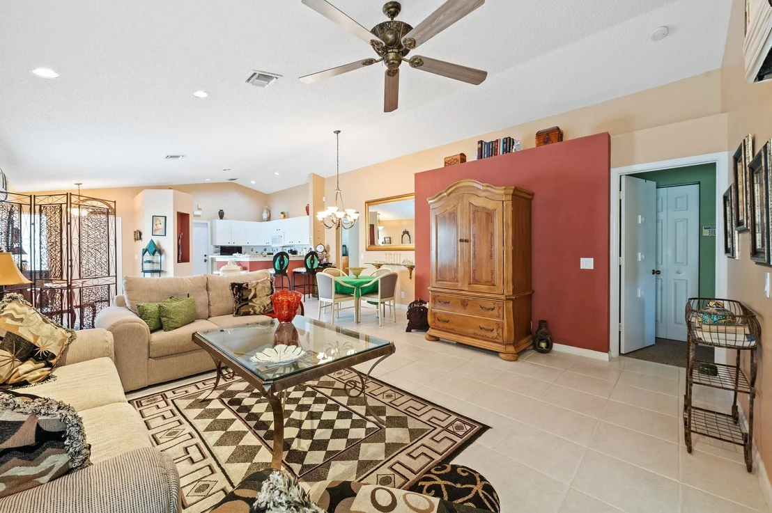 Photo of 1120 Alexander Bend