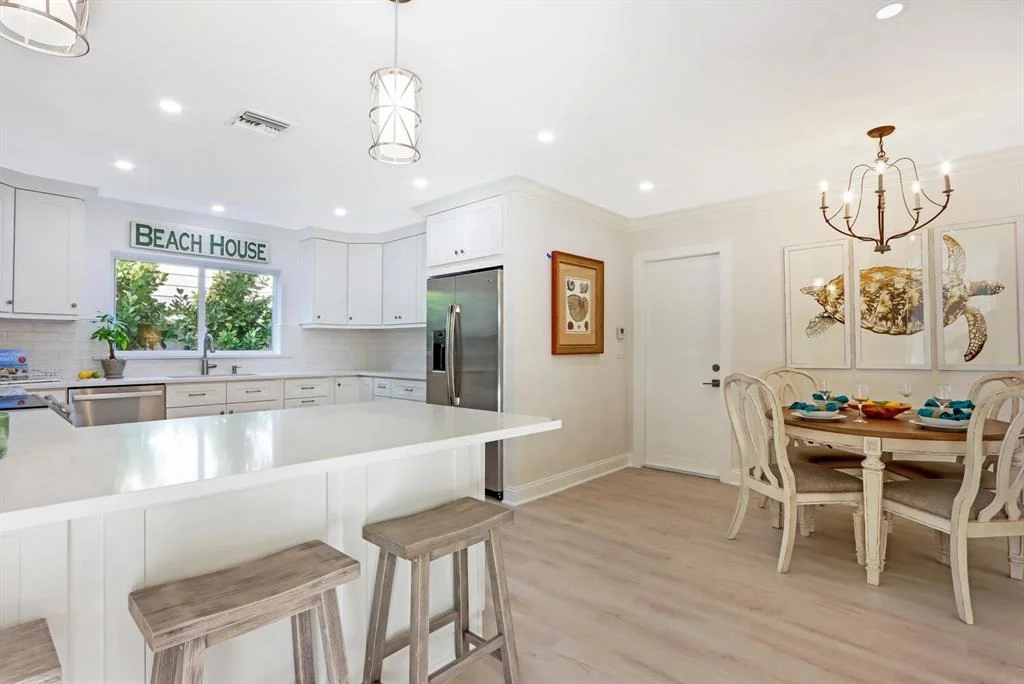 Photo of 521 Sunset Way
